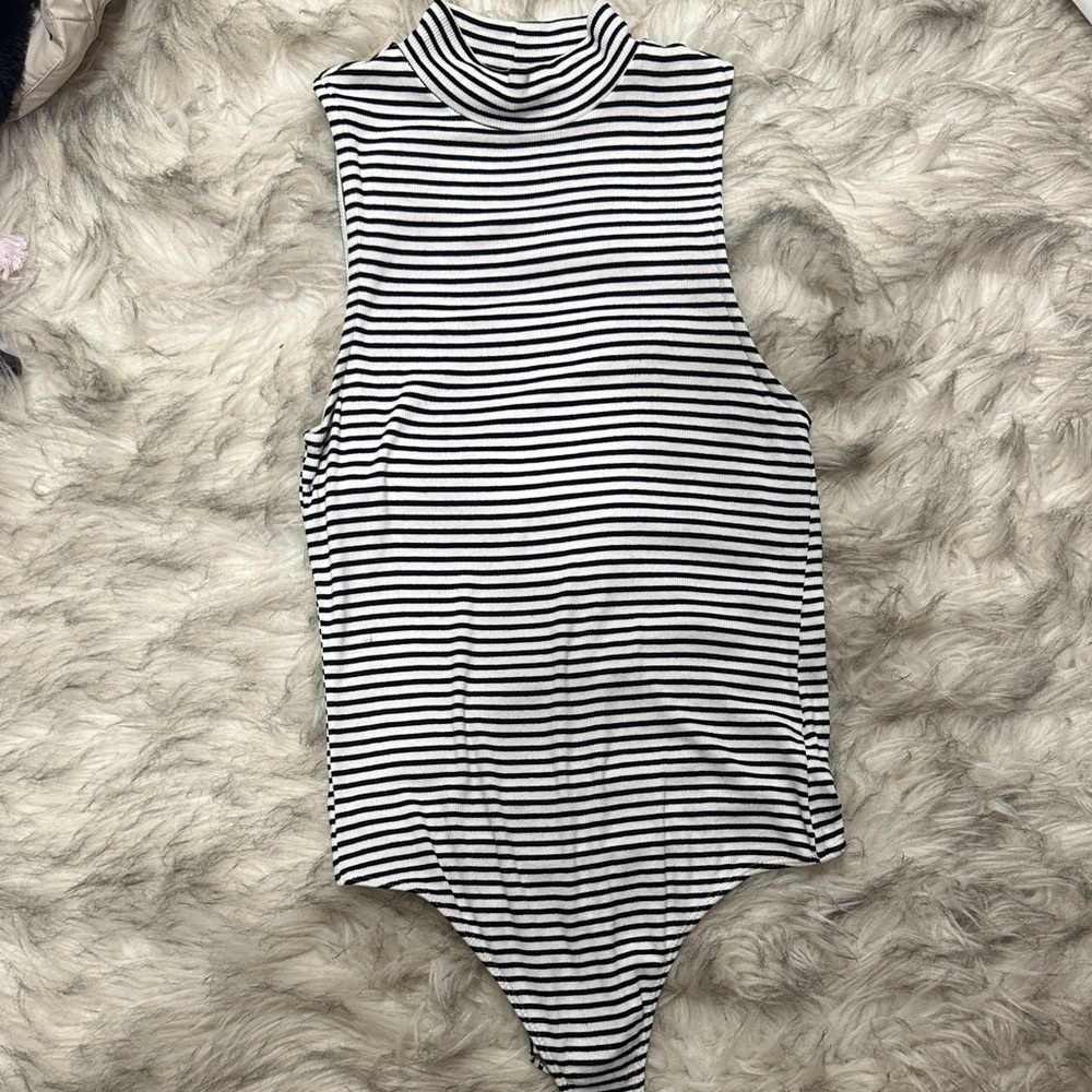 EXPRESS One Eleven - Black & White Striped High-Neck Bodysuit Women’s Size Small